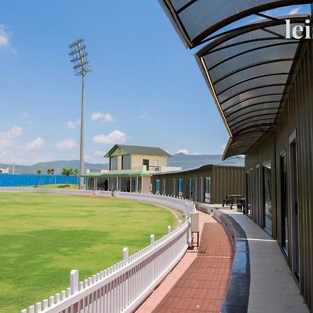 Stay Leisurely - Pavilion By The Hills, Lonavala - Stadium View Rooms Extérieur photo