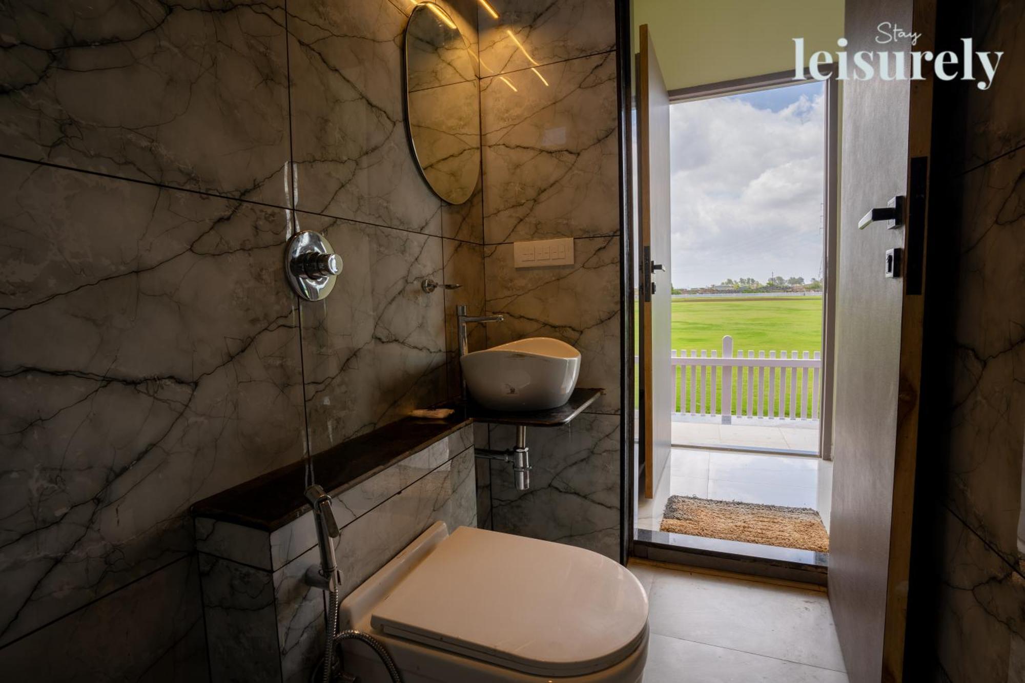 Stay Leisurely - Pavilion By The Hills, Lonavala - Stadium View Rooms Extérieur photo