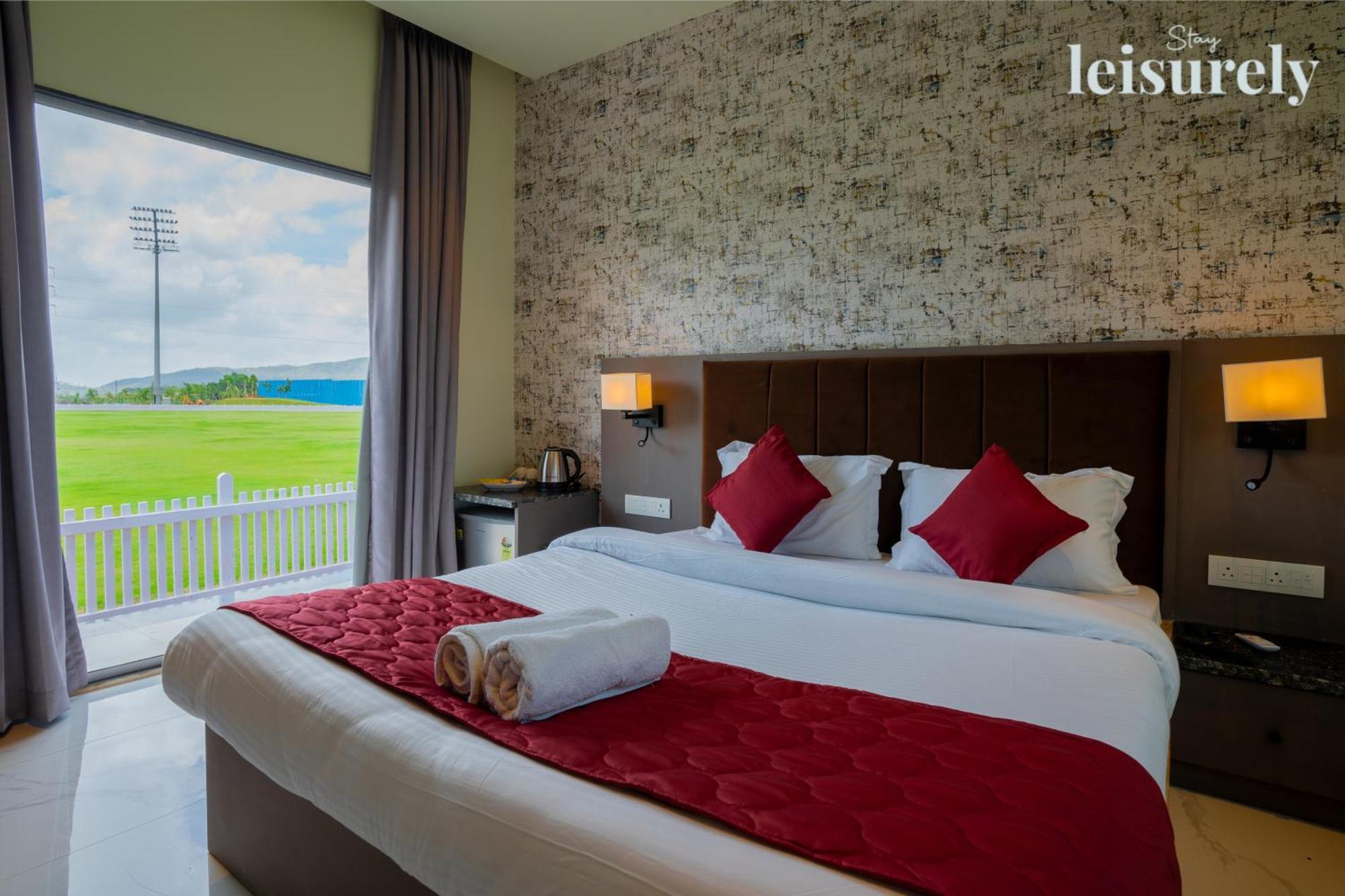 Stay Leisurely - Pavilion By The Hills, Lonavala - Stadium View Rooms Extérieur photo