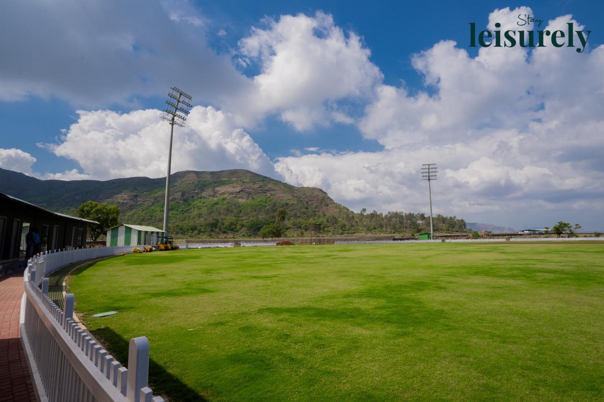 Stay Leisurely - Pavilion By The Hills, Lonavala - Stadium View Rooms Extérieur photo